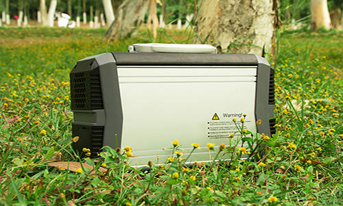 1553491068703885.jpg 便携式UPS.jpg